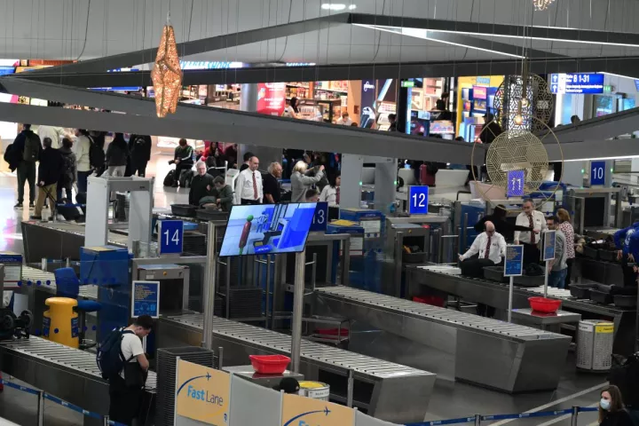 Προς εξομάλυνση το τεχνικό πρόβλημα στο FIR Αθηνών - Ξεκίνησαν κάποιες προσγειώσεις και απογειώσεις