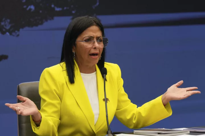 Η προσωρινή πρόεδρος της Βενεζουέλας ανακοίνωσε την ίδρυση επιτροπής για την απελευθέρωση του Μαδούρο