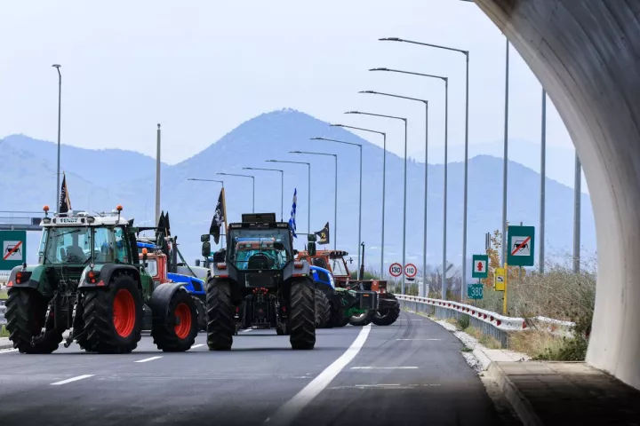 Κυβέρνηση: Δεν υπάρχει άλλη υπομονή - Την Τέταρτη τα μέτρα για τους αγρότες με ή χωρίς την παρουσία τους
