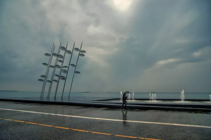 Θεοφάνεια με θυελλώδεις ανέμους, καταιγίδες και χαλάζι - Για αυτές τις περιοχές προειδοποιεί η ΕΜΥ