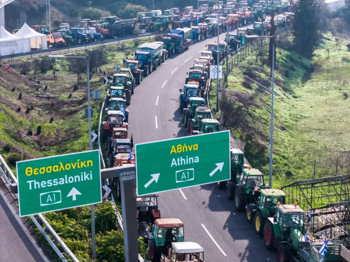 Αγρότες: Συνεχίζονται οι κινητοποιήσεις στο μπλόκο της Νίκαιας - Πού ισχύουν κυκλοφοριακές ρυθμίσεις