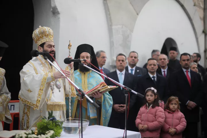 Mε λαμπρότητα ο εορτασμός των Θεοφανείων σε Αθήνα και Πειραιά (pics)