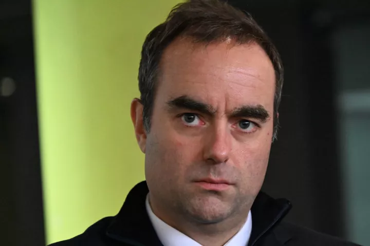 Λεκορνί: «Παράνομη» η αμερικανική στρατιωτική επιχείρηση στη Βενεζουέλα