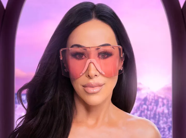 Η «Real Housewife» Άντζι Κατσανέβας είναι η βασίλισσα των κομμωτηρίων