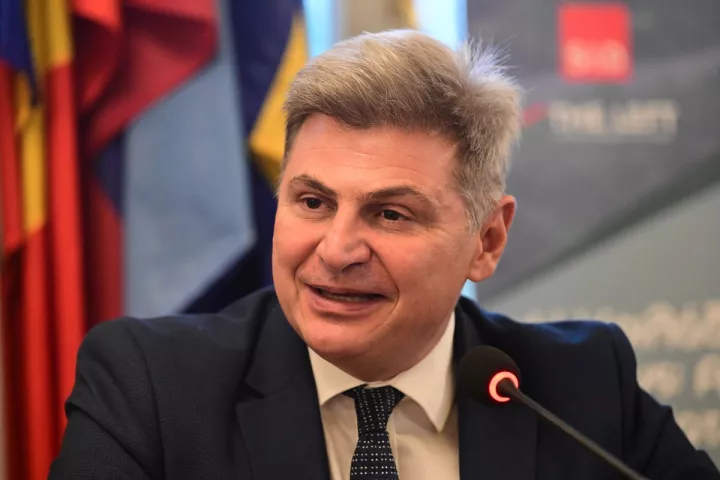 «Καρφιά» Φαραντούρη κατά ΣΥΡΙΖΑ: Αν ήθελα θεσούλες δεν θα είχα πάει εκεί - Τεράστια η κάμψη του κόμματος στις δημοσκοπήσεις 