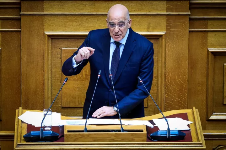 Βουλή-Ν/Σ για Ε.Δ. - Ν. Δένδιας: Δεν θα υπάρξουν μειώσεις σε κανένα εφάπαξ παρά μόνο αυξήσεις