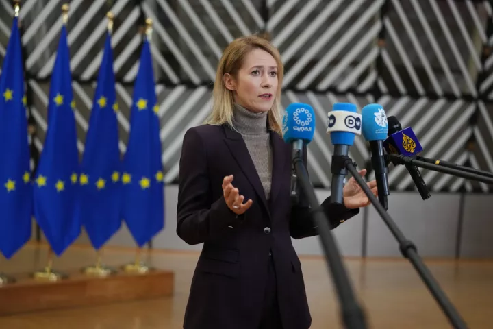 Κάλας: Η βία κατά των ειρηνικών διαδηλωτών στο Ιράν είναι απαράδεκτη