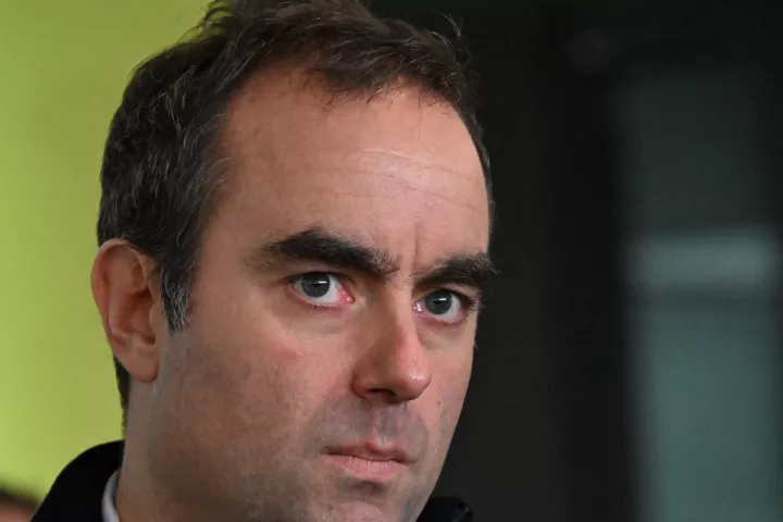 Ο Λεκορνί εξετάζει το ενδεχόμενο εκλογών παράλληλα με τις δημοτικές