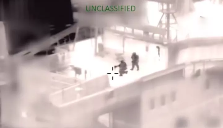 Οι ειδικές δυνάμεις των ΗΠΑ κατέλαβαν δεξαμενόπλοιο στον Ατλαντικό - Αυστηρό μήνυμα Τραμπ στον σκιώδη στόλο