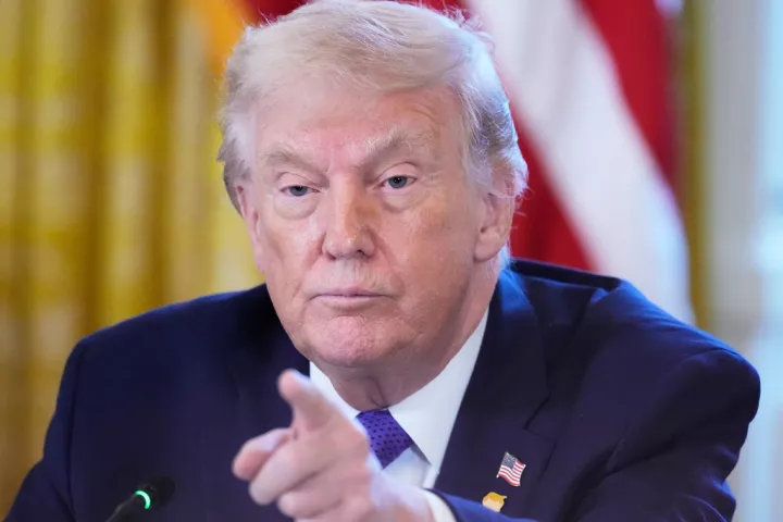 Τραμπ: Το Ιράν κοιτάζει προς την ελευθερία - Έτοιμες οι ΗΠΑ να βοηθήσουν