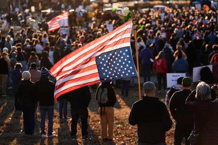 Δεκάδες συλλήψεις στη Μινεάπολη σε διαδηλώσεις για το θανάσιμο πυροβολισμό γυναίκας από πράκτορα της ICE