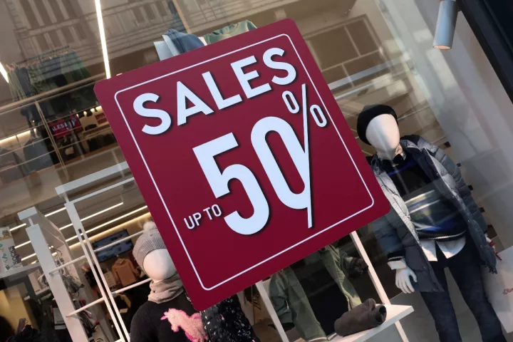 Πρεμιέρα σήμερα για τις χεμερινές εκπτώσεις - Στόχος ο τζίρος άνω των 6 δισ. ευρώ