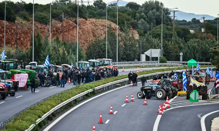 Μήνυμα για εκτόνωση από την κυβέρνηση - «Δεν υπάρχει δικαιολογία για κλιμάκωση, ούτε άλλη ανοχή»
