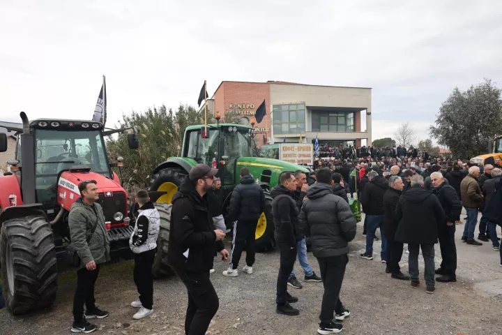 Αγρότες: Συνεδριάζουν οι «σκληροί» των μπλόκων στη Νίκαια - Αρνητική εισήγηση για συνάντηση με Μητσοτάκη