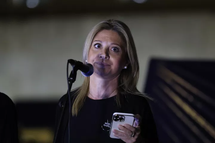 Επίθεση Καρυστιανού σε Καραχάλιο: «Να εξεταστεί από ψυχίατρο» - Τι ανέφερε για τη γερόντισσα από τη Συρία