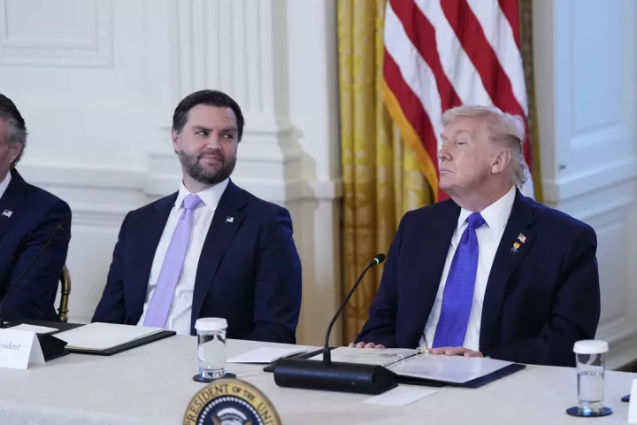 Παραινέσεις Βανς και Αμερικανών αξιωματούχων σε Τραμπ για το Ιράν: Δοκίμασε πρώτα τη διπλωματία