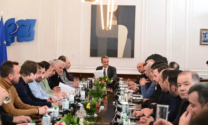 Συνάντηση Κυρ. Μητσοτάκη με την αντιπροσωπεία των αγροτών στο Μαξίμου - Ποιοι συμμετέχουν (pics&vid)