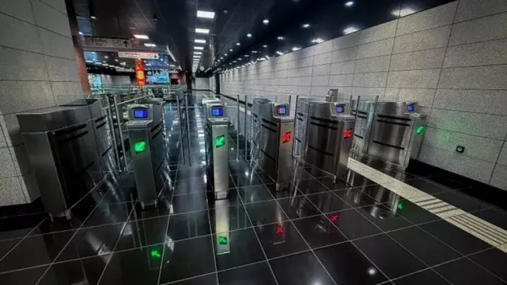 Μετρό Θεσσαλονίκης: Θεαματική μείωση της εισιτηριοδιαφυγής – Αύξηση εσόδων κατά τουλάχιστον 27% - Τα σενάρια για τα εισιτήρια