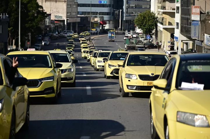 Χειρόφρενο και την Πέμπτη για τα ταξί της Αττικής