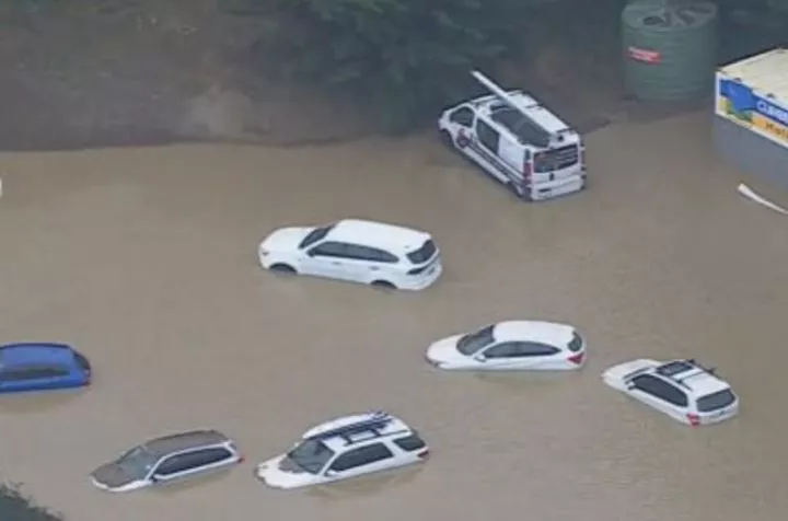 Αυστραλία: Ξαφνικές πλημμύρες σημειώθηκαν στην Βικτώρια - Αυτοκίνητα παρασύρθηκαν στη θάλασσα (pics&vids)