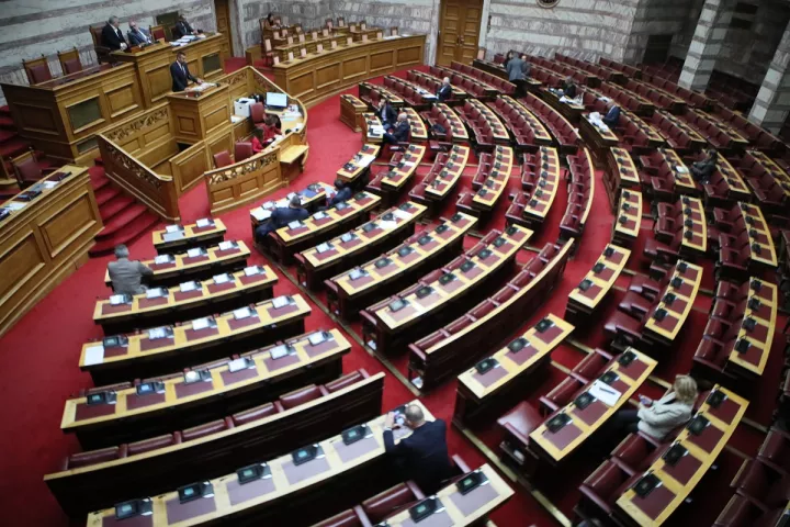 Κυρώθηκε η νέα συμφωνία με τη Hellenic Train – Επενδύσεις 420 εκατ. ευρώ, νέα τρένα και αυστηρές ρήτρες