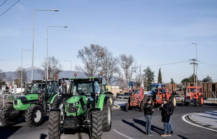 Τη Δευτέρα η συνάντηση Κυρ. Μητσοτάκη με αγρότες - Σάλος με τα χυδαία σχόλια Ανεστίδη