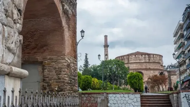 Θεσσαλονίκη: 10+1 μνημεία «λούζονται» στο φως - Αντίστροφη μέτρηση για το έργο που αλλάζει την εικόνα στην Εγνατία