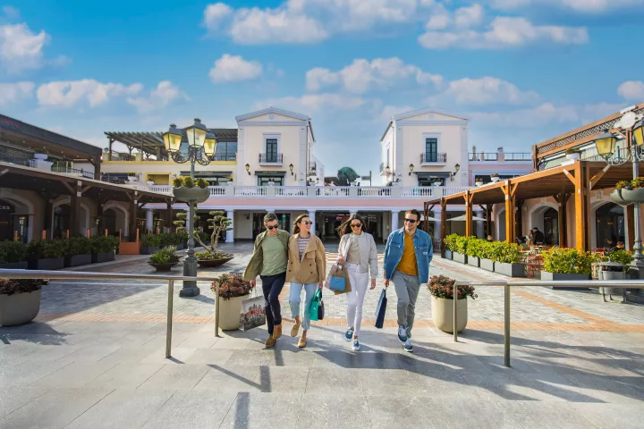 Hello Sale στο Designer Outlet Athens!