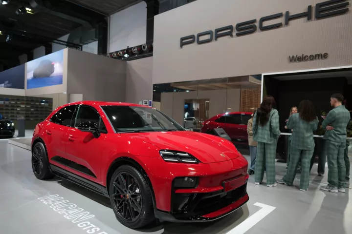 Σε χαμηλό 16 ετών οι πωλήσεις της Porsche εν μέσω έντονου ανταγωνισμού στην Κίνα 