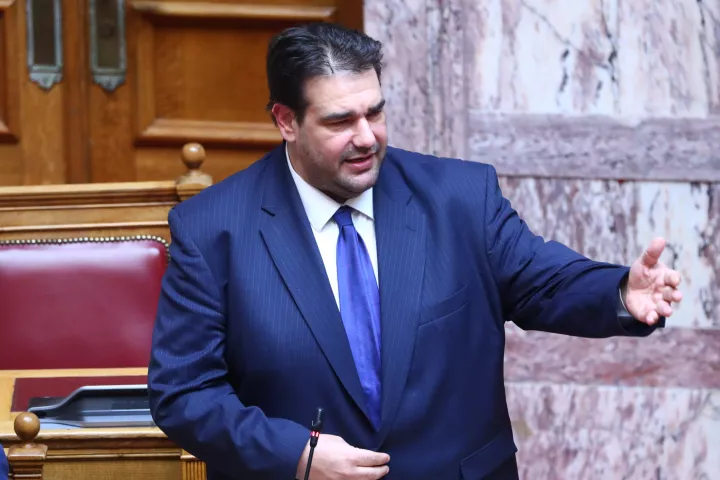 Θ. Λιβάνιος: Σύγχρονες δομές για διαφάνεια και λογοδοσία - Την επανασύσταση των σχολικών επιτροπών ζήτησε η ΔΟΕ