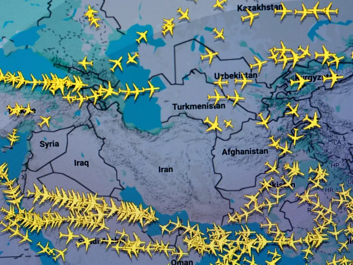 Η ΕΕ συστήνει στις αεροπορικές εταιρείες να αποφεύγουν τον εναέριο χώρο του Ιράν