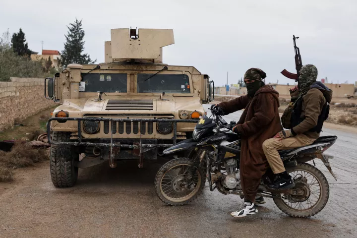 Οι συριακές δυνάμεις κατέλαβαν δύο ενεργειακά πεδία στα ανατολικά (vids)