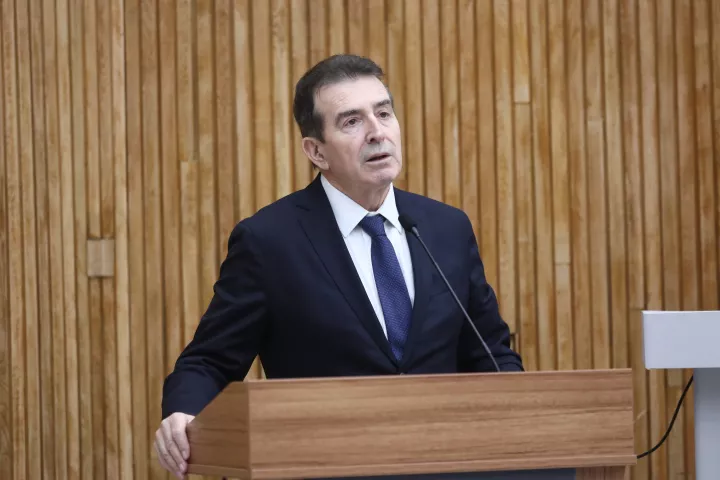 Μ. Χρυσοχοΐδης: Διατηρούμε ζωντανή τη μνήμη των θυμάτων της τρομοκρατίας