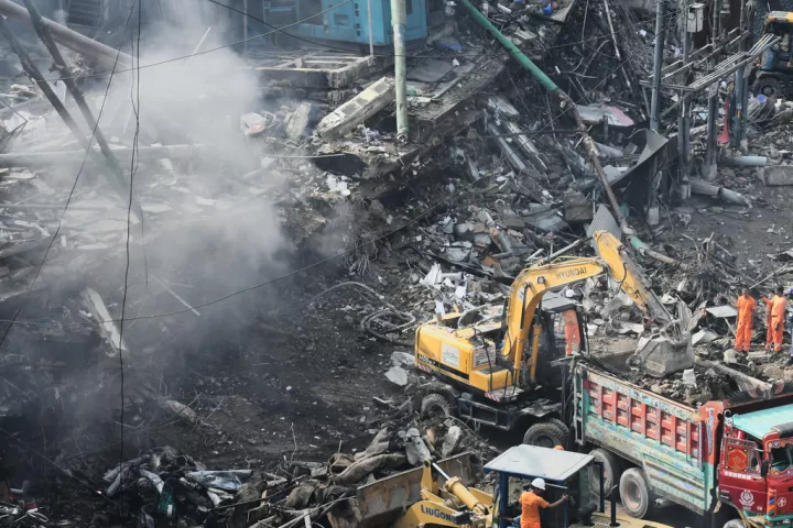 Πακιστάν: Στους 21 οι νεκροί από την πυρκαγιά σε εμπορικό κέντρο στο Καράτσι