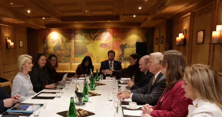 Φον ντερ Λάιεν σε ΗΠΑ: Ζήτησε αδιαμφισβήτητο σεβασμό στην κυριαρχία της Γροιλανδίας