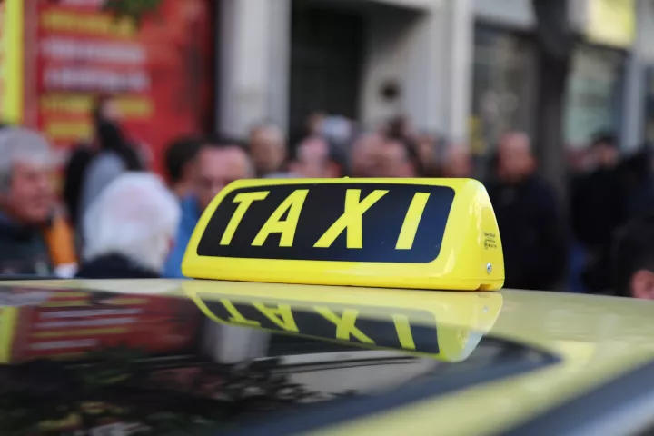 Απεργία ταξί σήμερα και αύριο στην Αττική - Τι ζητάει ο ΣΑΤΑ