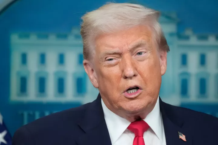 Τραμπ: Θα μάθετε μέχρι πού μπορώ να το φτάσω για τη Γροιλανδία - «Πυρά» κατά Μακρόν και Στάρμερ