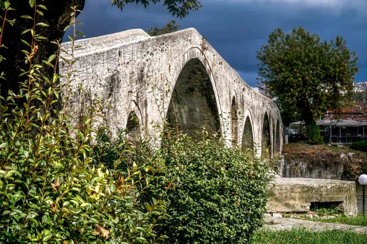 Αύξηση αφίξεων και διανυκτερεύσεων στα τουριστικά καταλύματα της Ελλάδας τον Νοέμβριο
