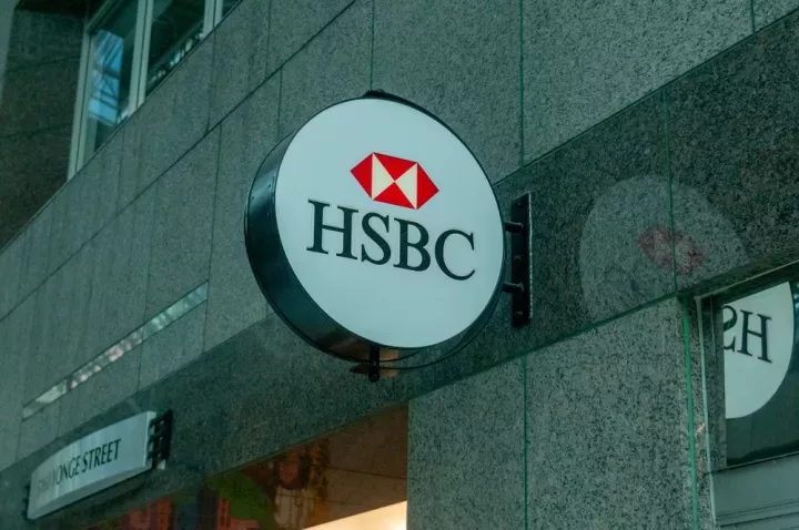 HSBC: Παρά τις απειλές Τραμπ παραμένει «ταύρος» για τις ευρωπαϊκές μετοχές