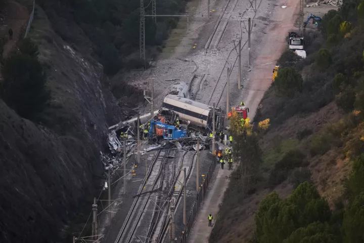 Ισπανία: Σε απεργία οι μηχανοδηγοί των τρένων, μετά από την τραγωδία στο Αδαμούθ