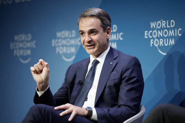 Οι κρίσιμες επαφές Μητσοτάκη σε Νταβός και Βρυξέλλες