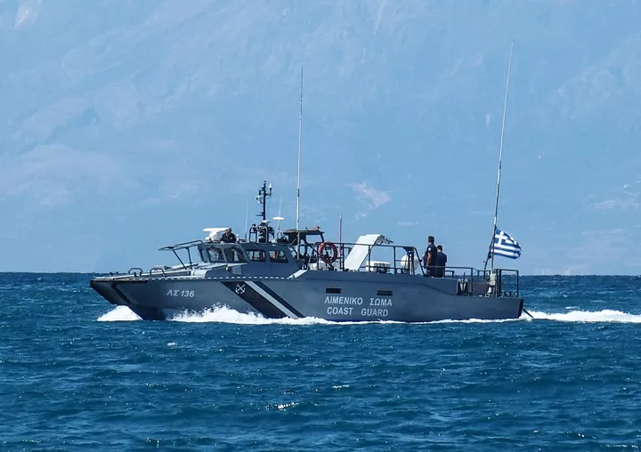 Άστρος Κυνουρίας: Λιμενικός 53 ετών χτυπήθηκε από ισχυρό κύμα και έχασε τη ζωή του