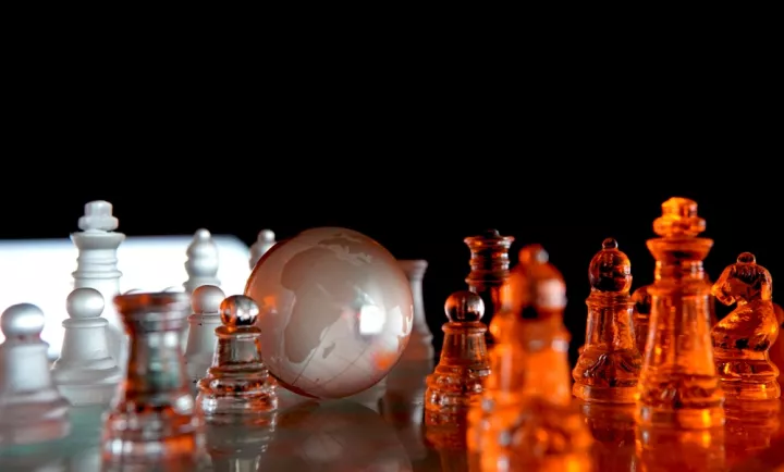 Α. Μποζίνης: Το νέο παγκόσμιο status quo με φόντο Γροιλανδία και Συμβούλιο Ειρήνης