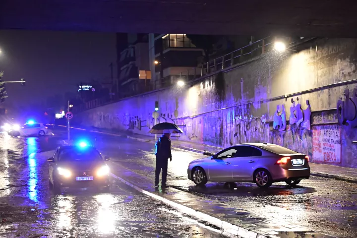 Πώς θα αποζημιωθείτε από την κακοκαιρία: Βήμα - βήμα η διαδικασία