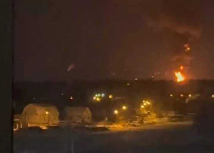 Ρωσία: Ουκρανικό πλήγμα σε αποθήκη πετρελαίου στην περιοχή Πένζα (vids)