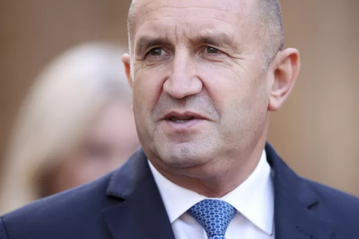 Βουλγαρία: Ο Ρούμεν Ράντεφ παρέδωσε την προεδρία στην Ιλιάνα Γιότοβα που αναμένεται να διορίσει υπηρεσιακή κυβέρνηση