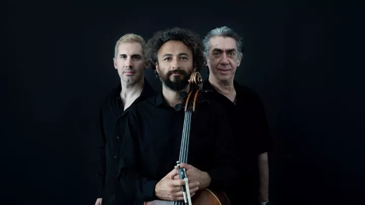 Ο Λουκής Λάρας ξαναβρίσκει φωνή στο «Ολύμπια»