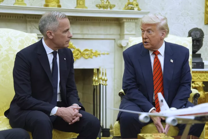 Ο Τραμπ απειλεί εκ νέου τον Καναδά με δασμό 100%, αν συνάψει εμπορική συμφωνία με την Κίνα