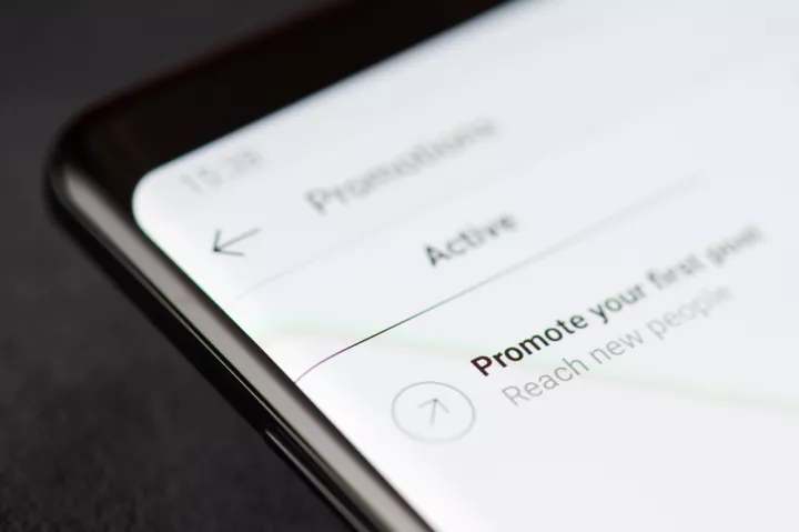 Meta, TikTok και YouTube καλούνται να δώσουν εξηγήσεις για την ψυχική υγεία των νέων 