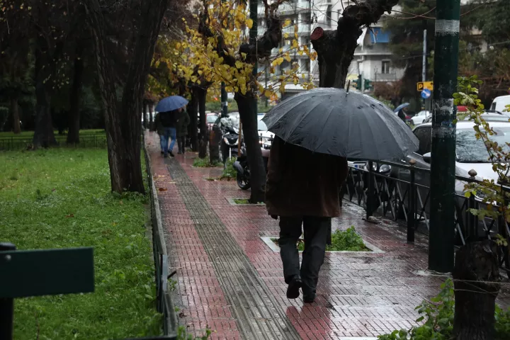 Κακοκαιρία: Υπερχείλισε το ρέμα Βάρδα στο Πικέρμι, διάσωση εγκλωβισμένων οδηγών